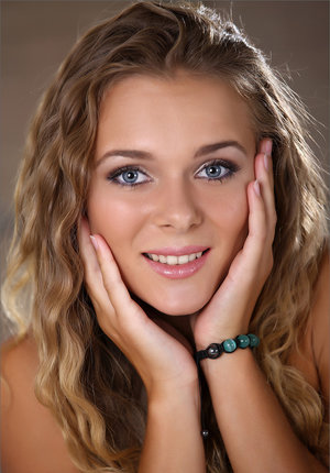 18 year old girl sexys her sisters boyfriend and sends her the selfie as proof